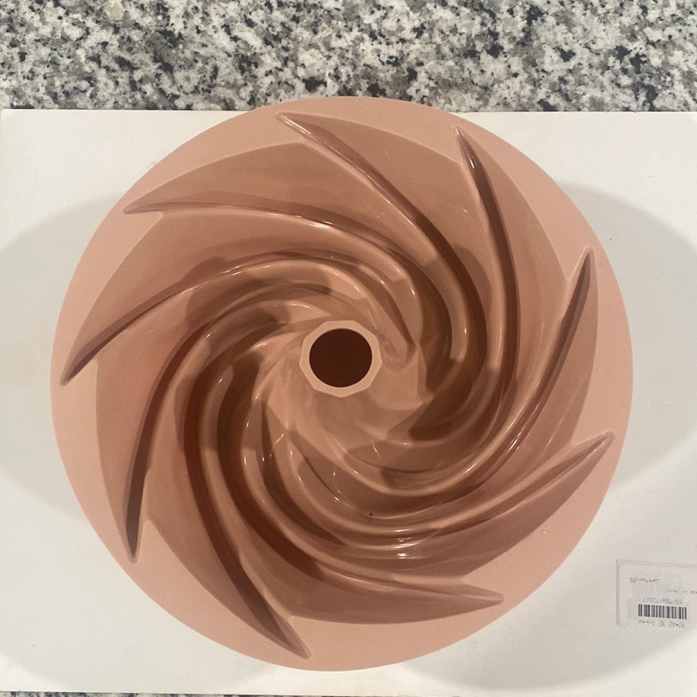 COPY - Decorative Baking cake mold. Make your cake look stylish.
